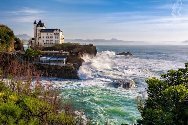 La villa Belza et la mer déchaßnée à Biarritz