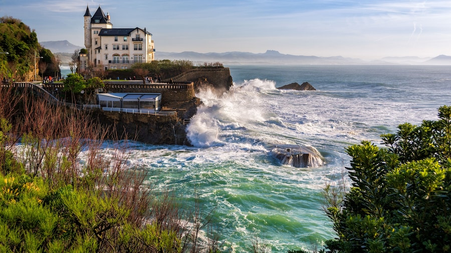 La villa Belza et la mer déchaînée à Biarritz