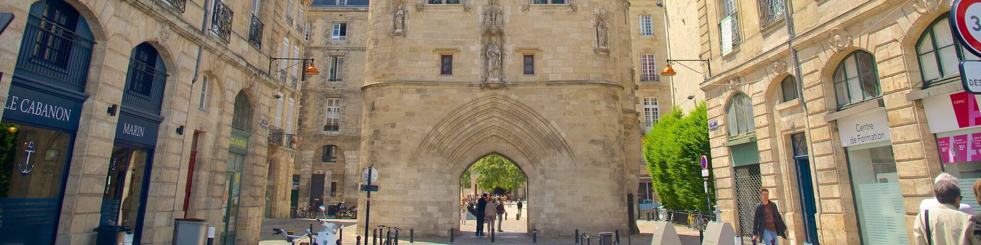 Bordeaux which includes heritage architecture