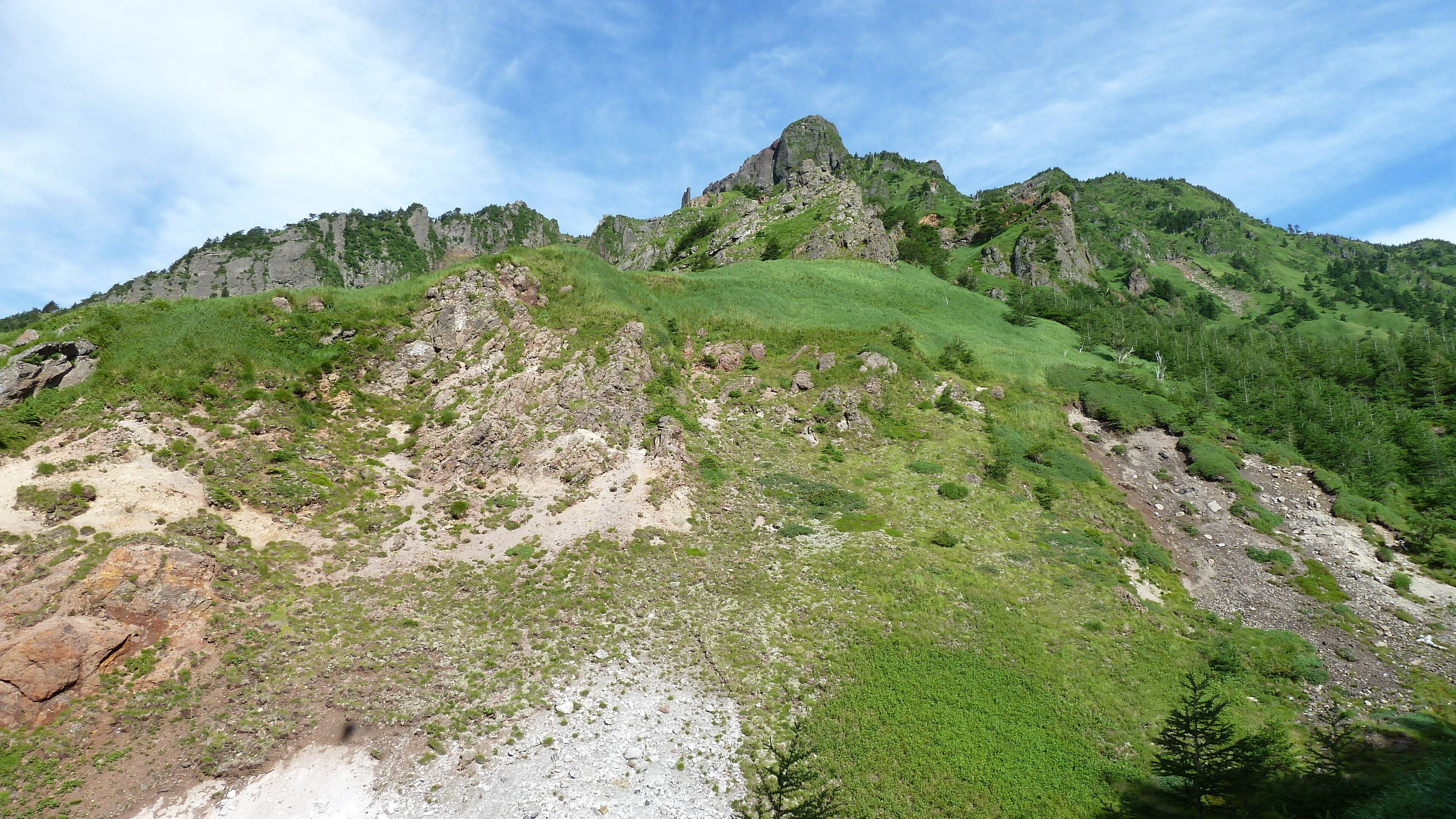 浅間山（前掛山登山道、火山館の西）