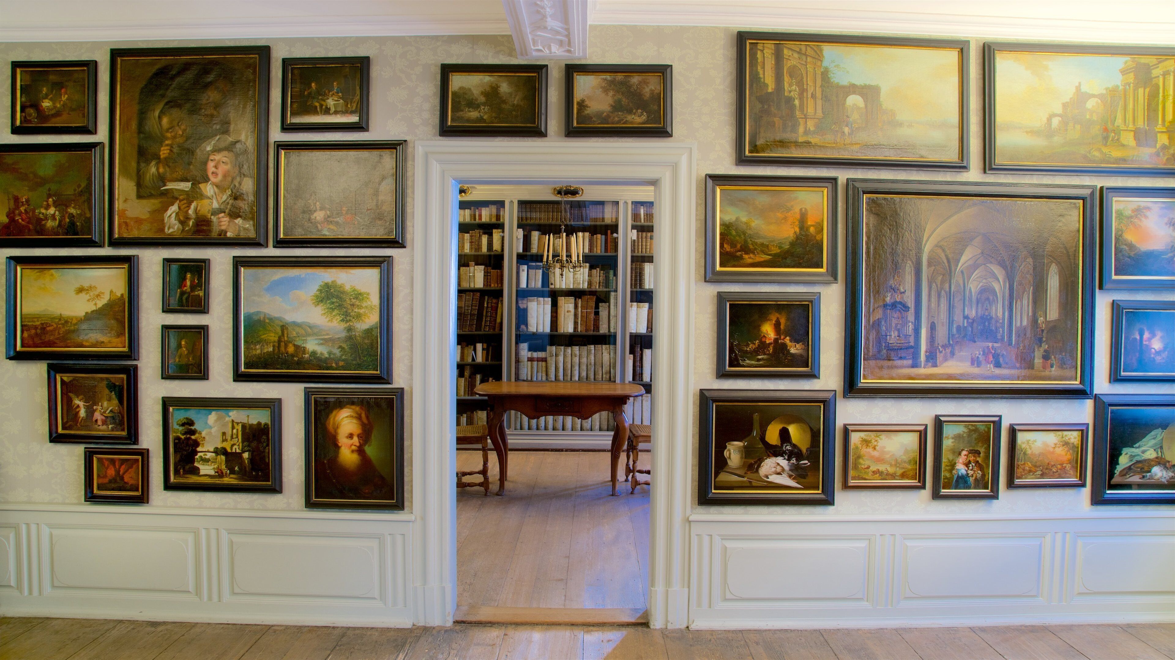 Goethe-Haus mostrando elementos de patrimônio, arte e vistas internas
