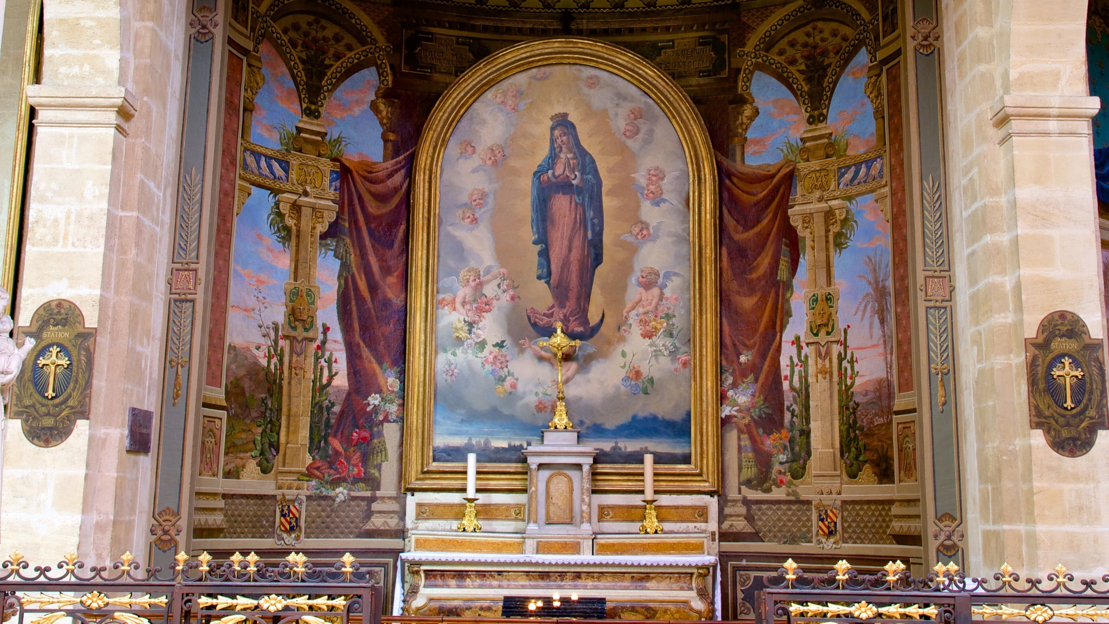 Notre-Dame-kirken som viser innendørs, kirke eller katedral og kunst