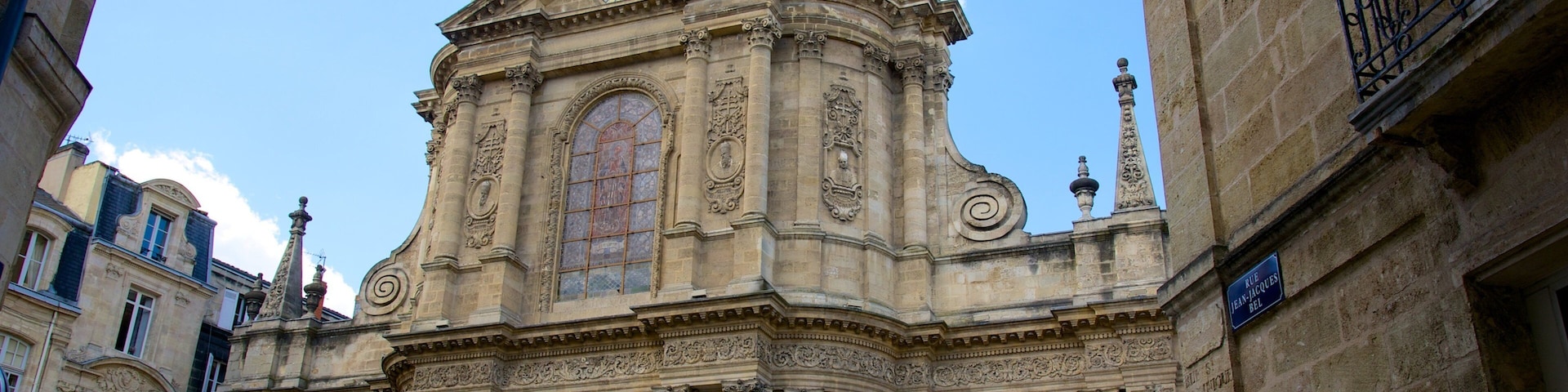 Iglesia de Notre Dame que incluye arquitectura patrimonial y una iglesia o catedral