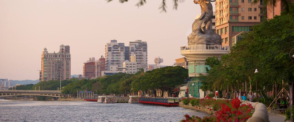 Love River welches beinhaltet Fluss oder Bach