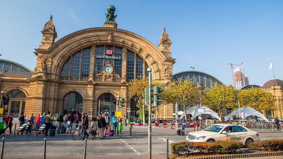 Bahnhofsviertel which includes heritage architecture and street scenes