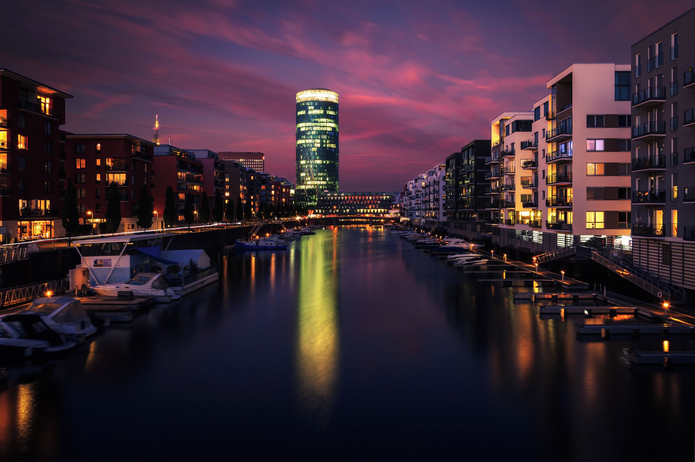 500px Photo ID: 124128909 - West haven in Frankfurt by night.