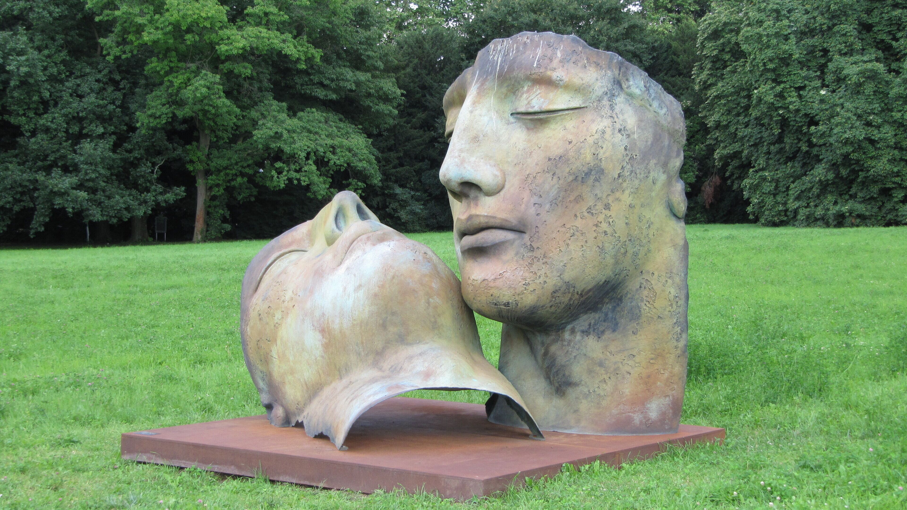 Mitoraj 2010 Hermanos