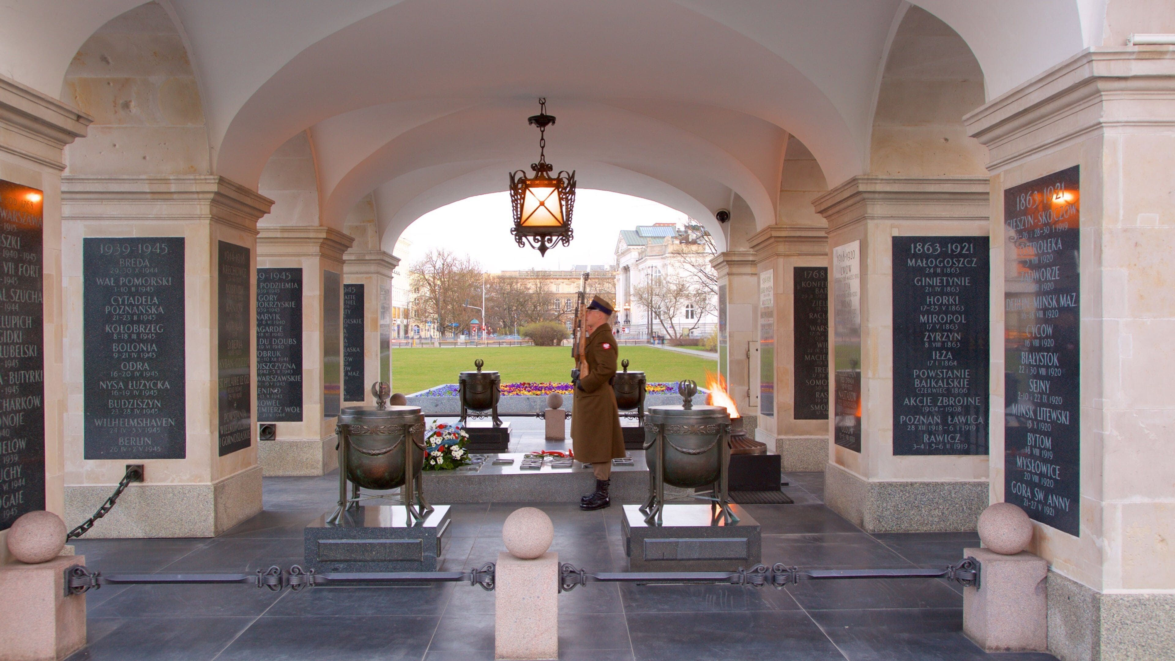 Tomb of Unknown Soldier showing military items