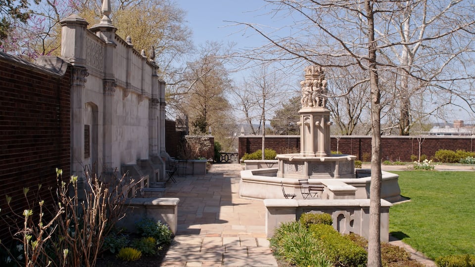 PITTSBURGH, PENNSYLVANIA, USA 4-30-2018 Mellon Park. Designed in 1929 and later donated to the city by Richard Mellon as part of his estate in the Shadyside neighborhood of the the City