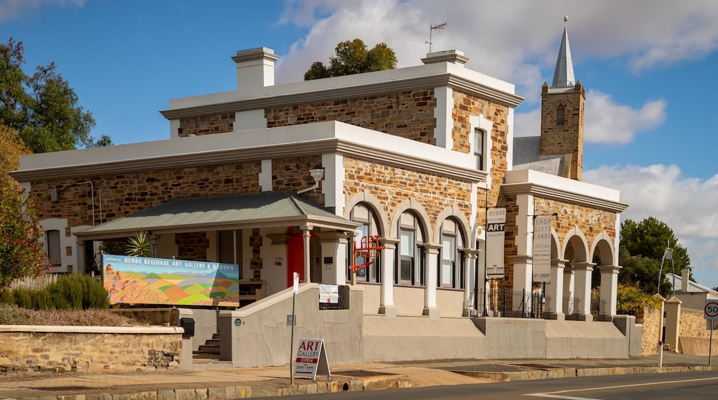 Burra which includes heritage elements