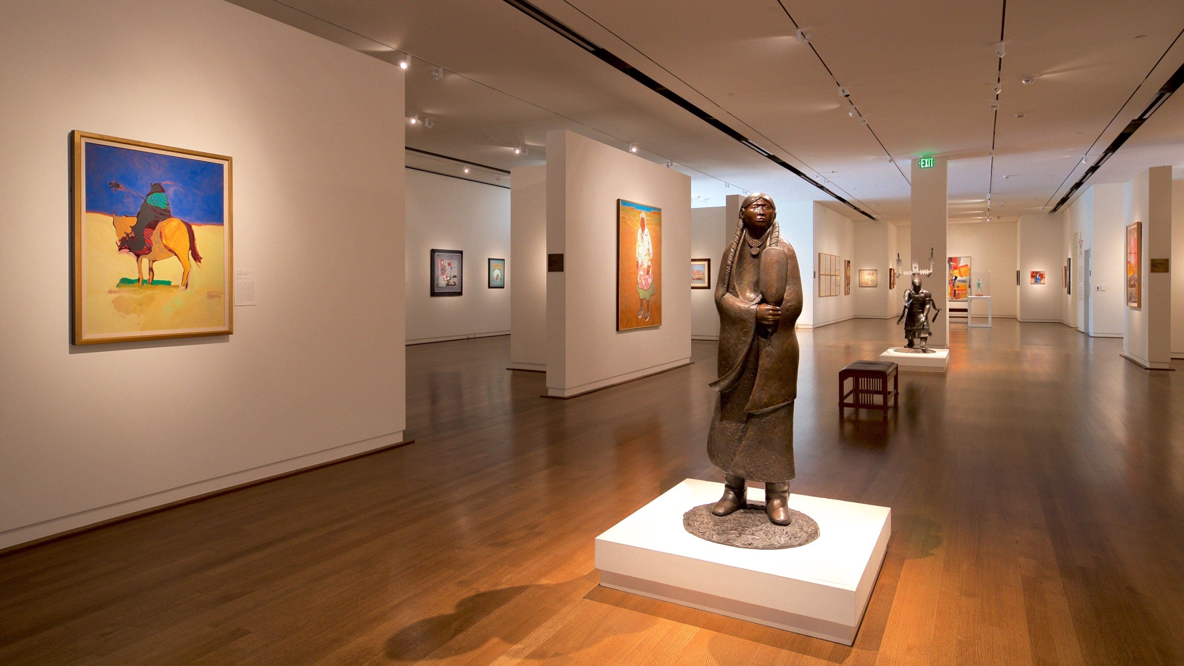 弗瑞德瓊斯二世美術館 设有 內部景觀, 藝術 和 雕像或雕塑