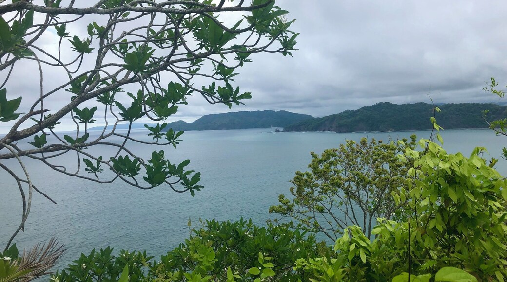Couldn’t get enough of these views. Go get a fantastic tour with Costa Cat Tours, and don’t miss the longest hike through the “Sendero de los Poetas” to get to the top and reward yourself with this scenery! #culture