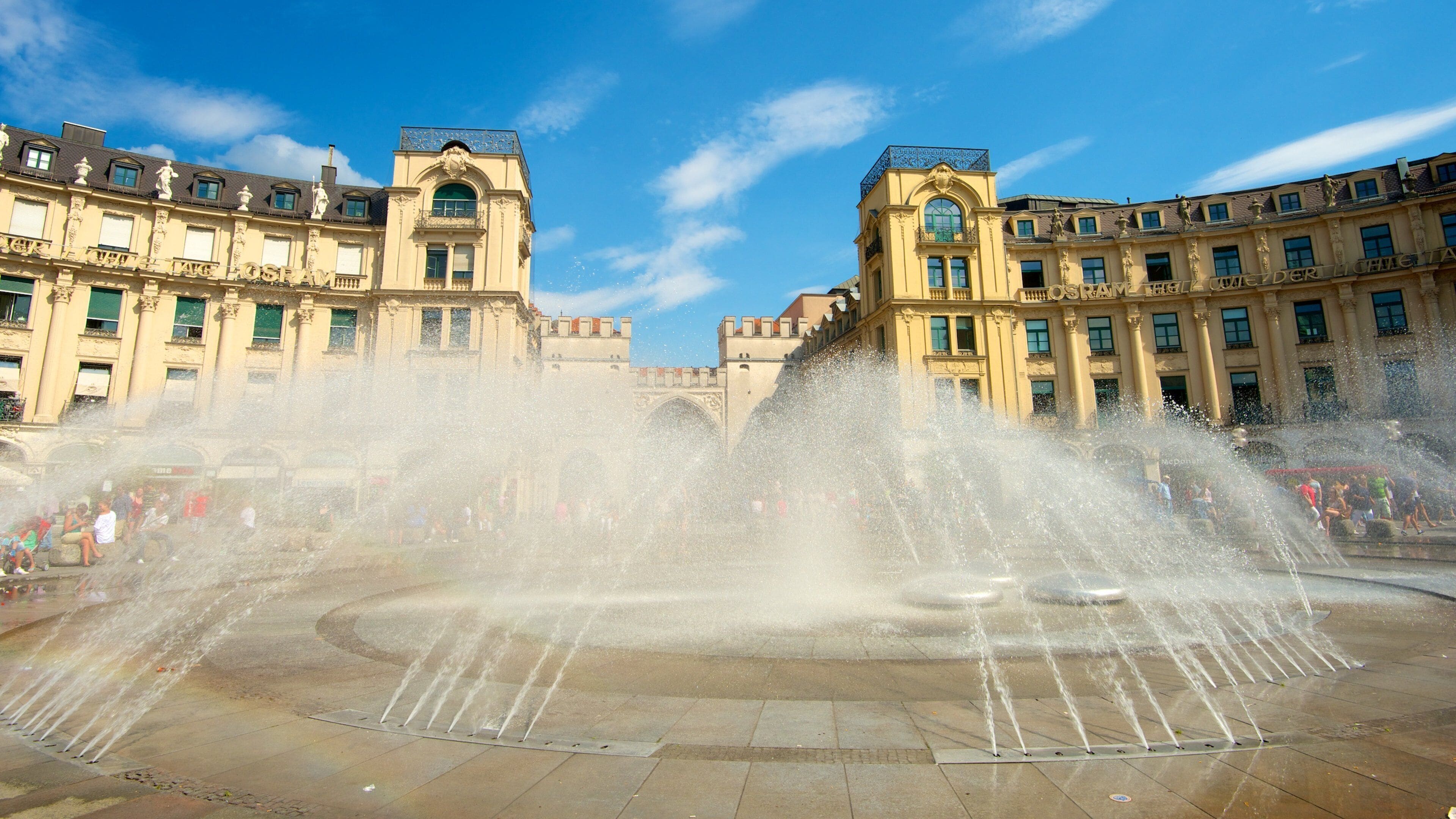 Karlsplatz - Stachus showing heritage architecture, a city and a fountain