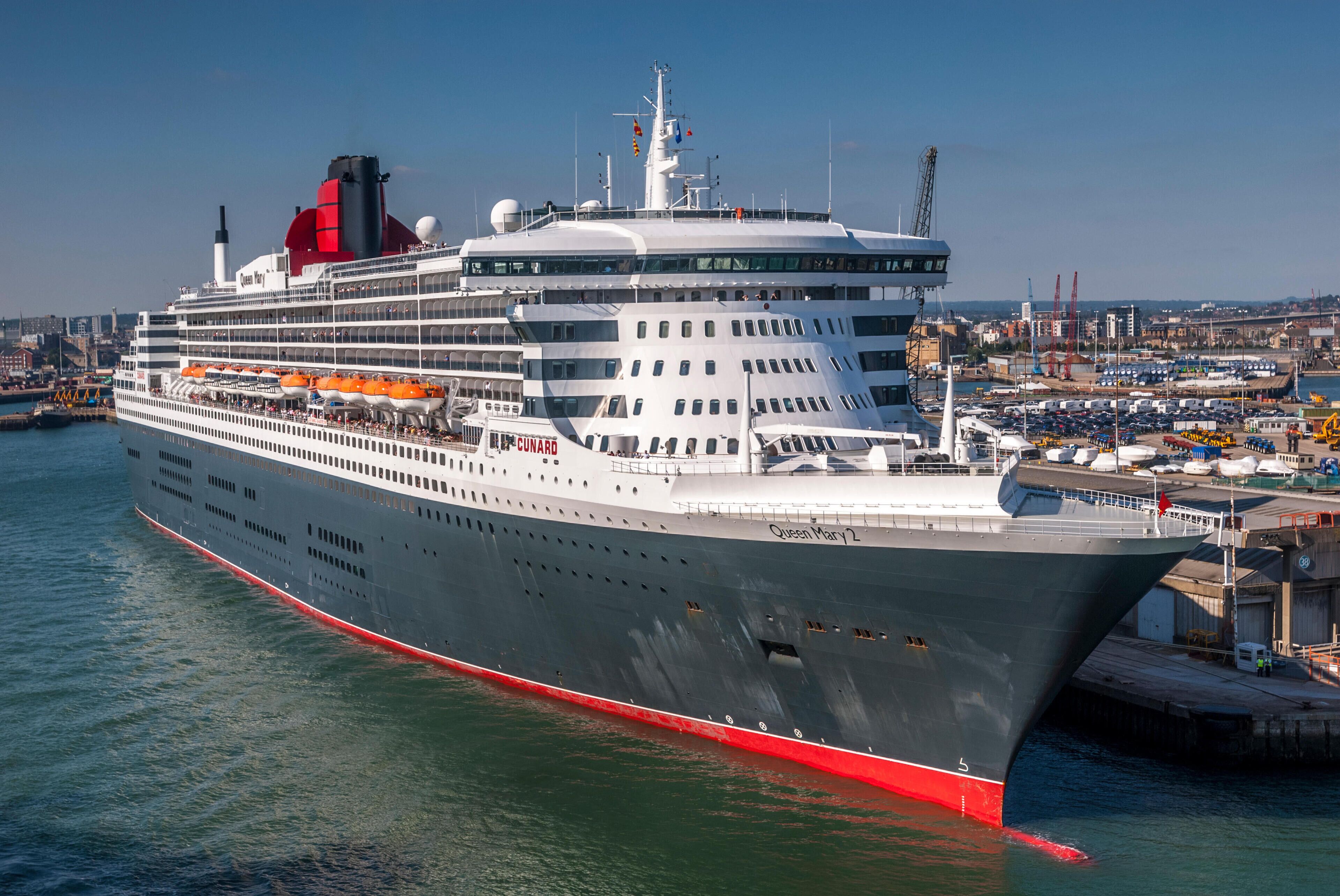 HDEF21 Cunarder Queen Mary 2 berthed at Southampton cruise terminal