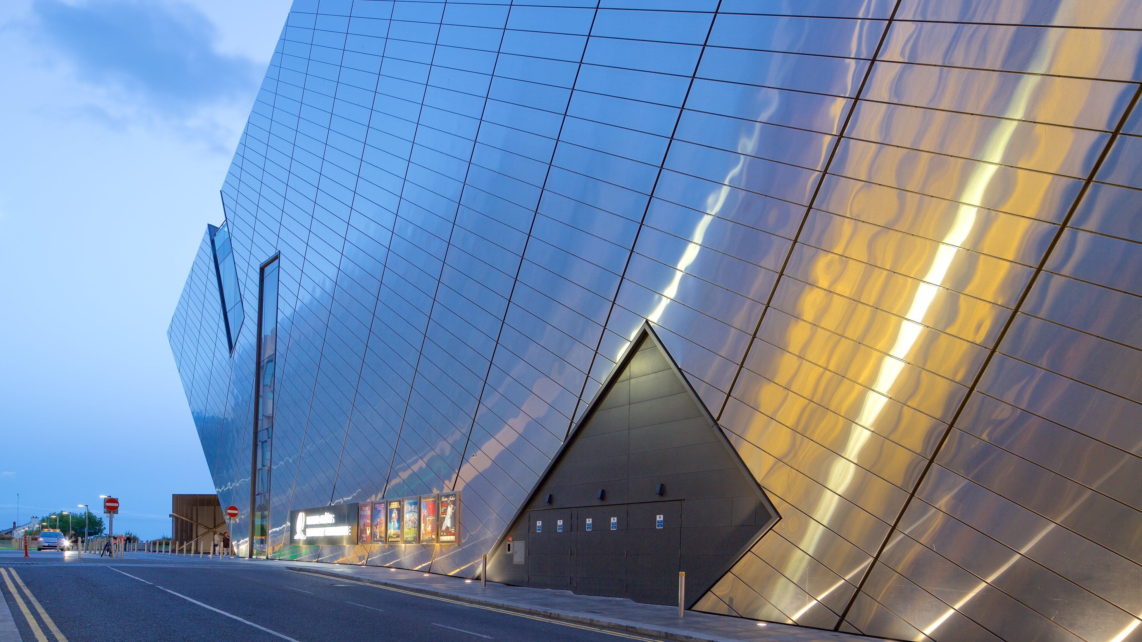 Bord Gais Energy Theatre featuring street scenes, modern architecture and theatre scenes