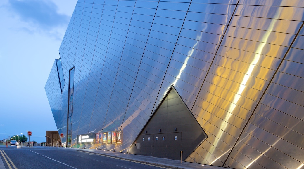 Bord Gais Energy Theatre featuring modern architecture, street scenes and theater scenes