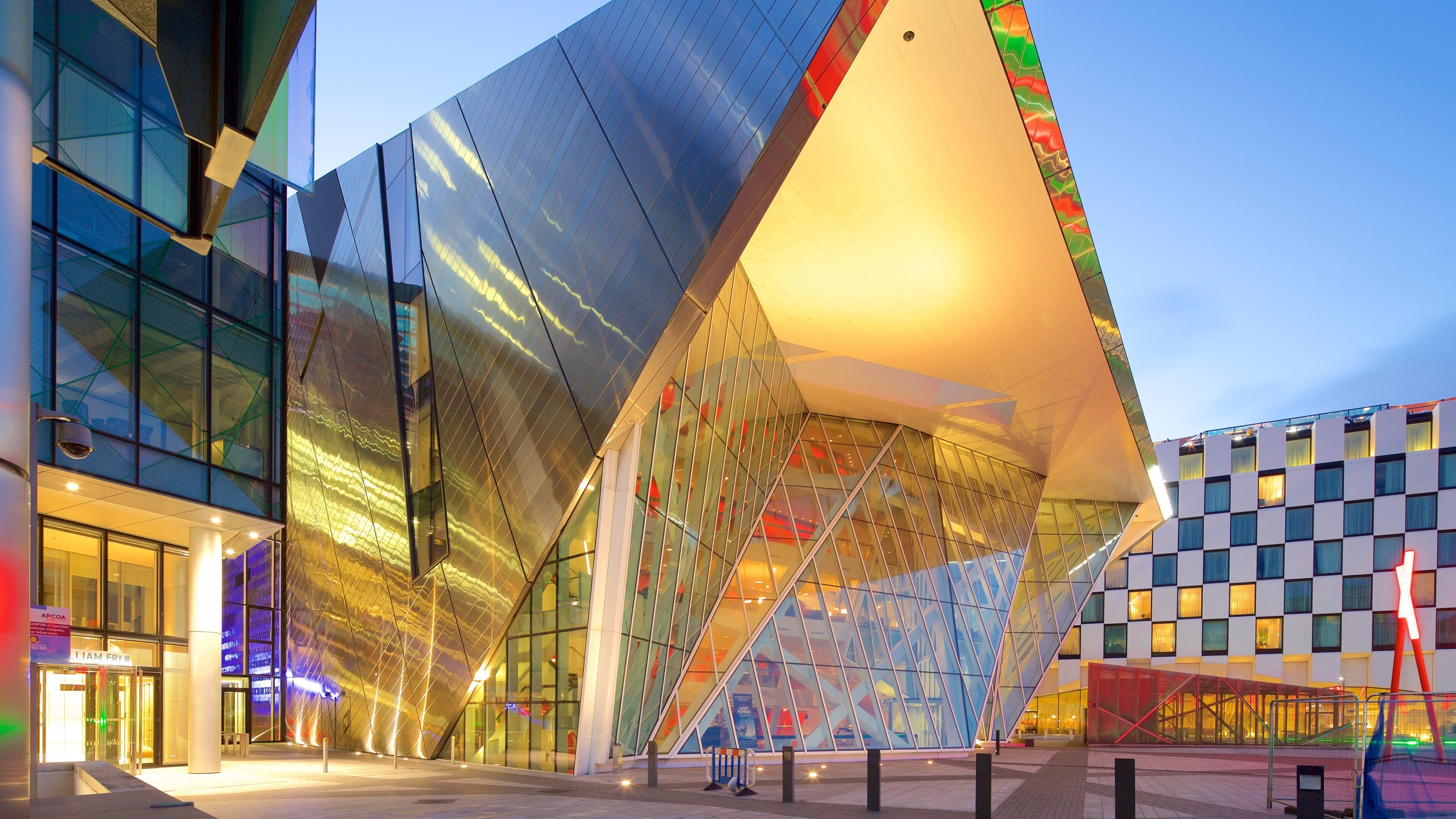 ボード ガイス エナジー シアター どの含み 都市, ストリート シーン と 夕焼け