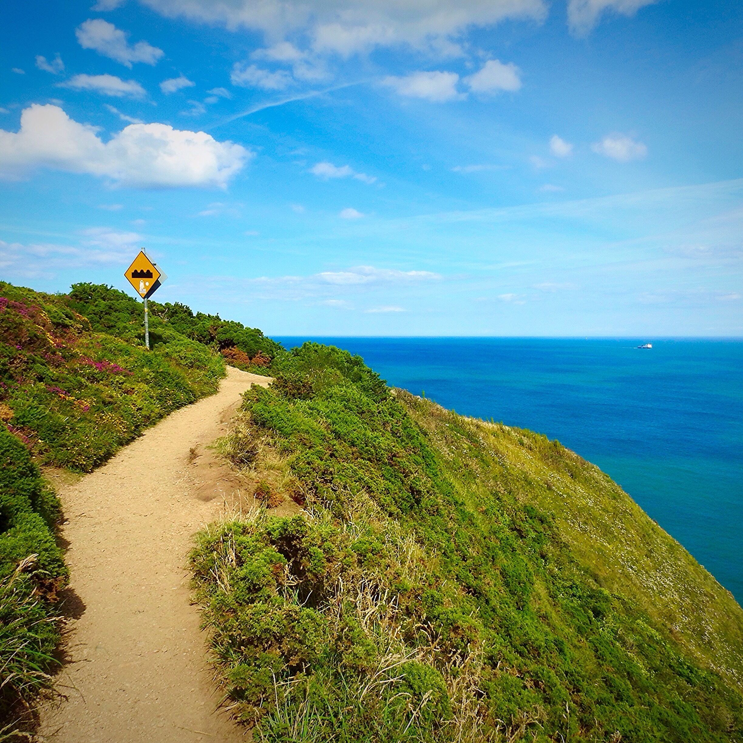 Trail in Howth, Ireland
#Hiking The Globe #weekendgetaway