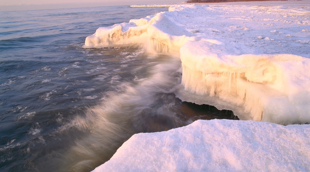 Lake Ontario Shoreline, Darlington Provincial Park, Ontario, Canada