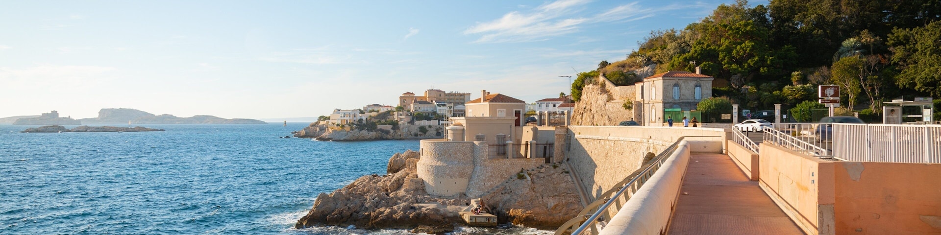La Corniche which includes a coastal town and general coastal views