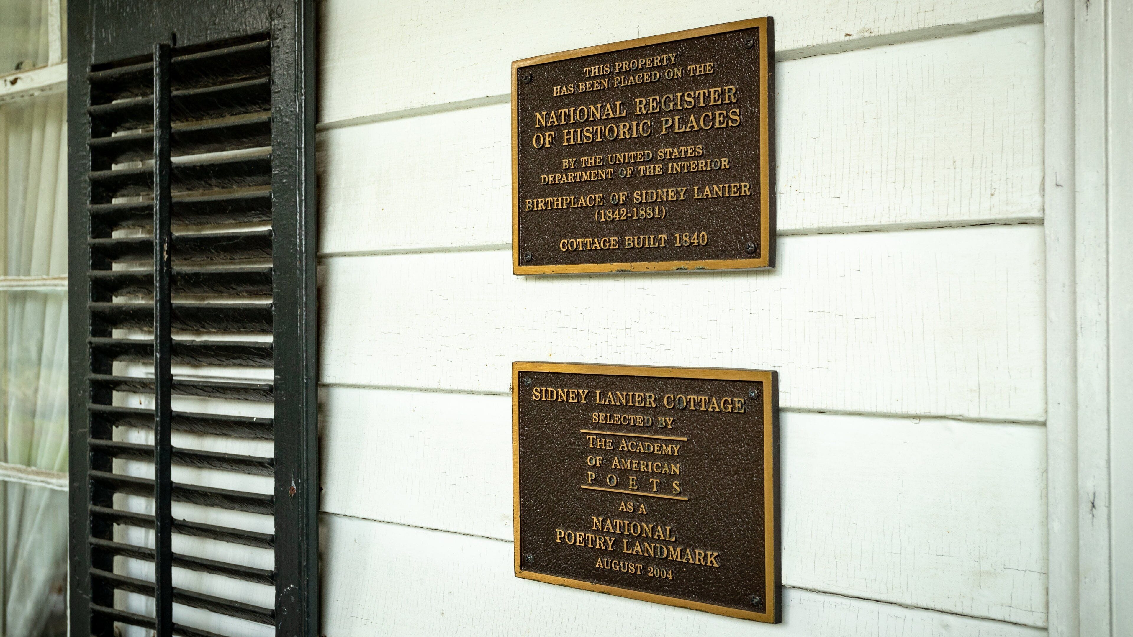 Sidney Lanier Cottage showing signage