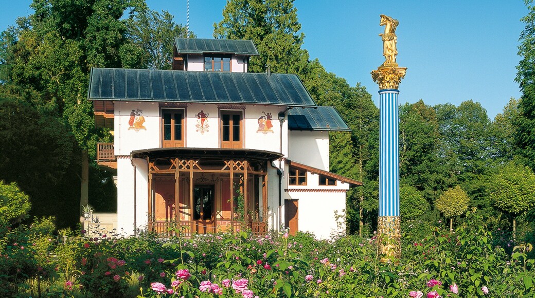 Rose Island featuring wildflowers and a house