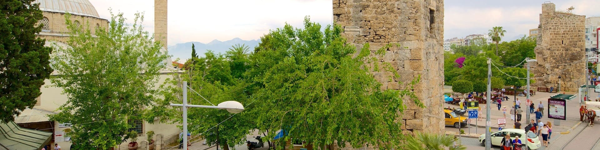 Clock Tower which includes heritage architecture and street scenes