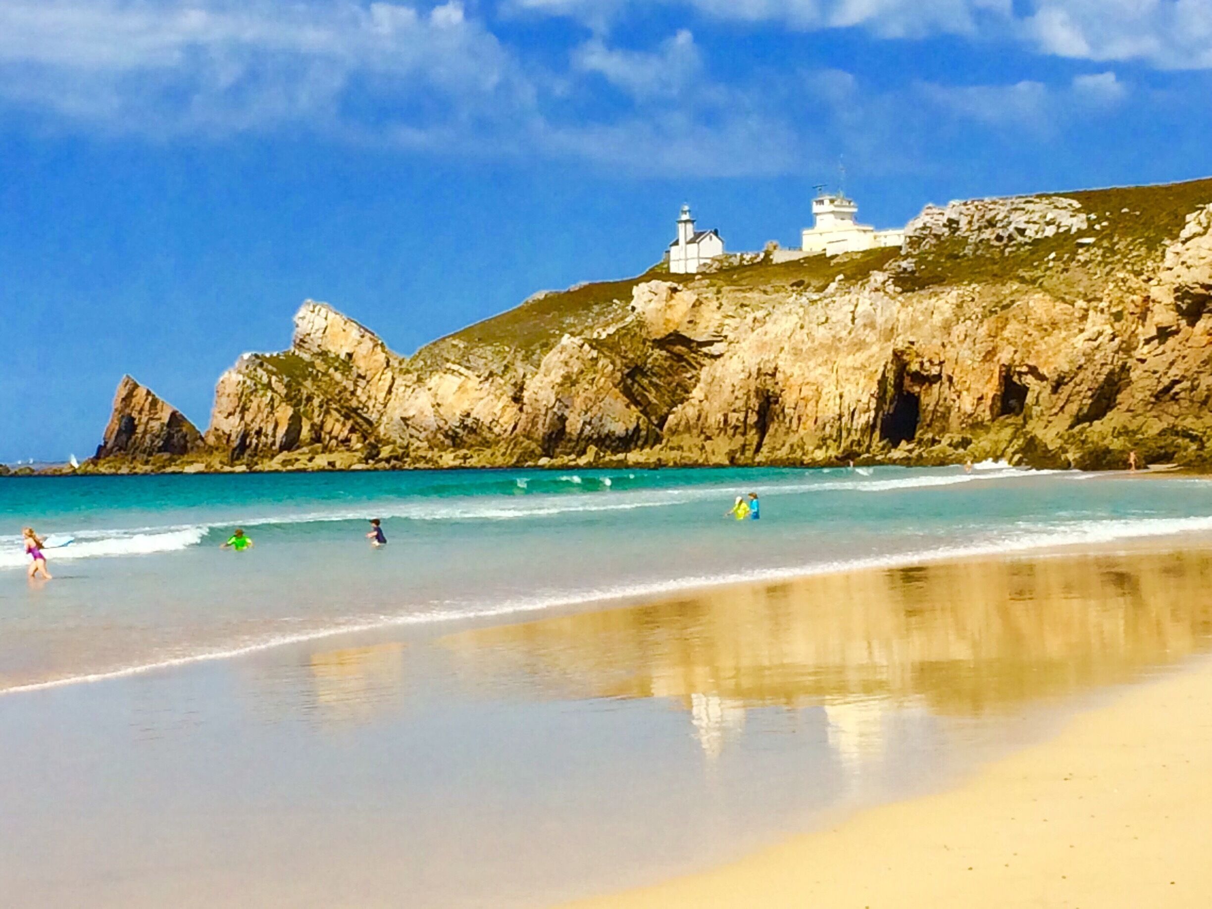 Love the colour of the water against the sand. 