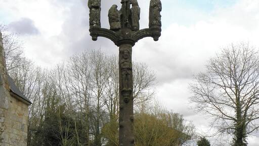 Calvaire de la chapelle Notre-Dame de Trévarn sise en Saint-Urbain (29).
