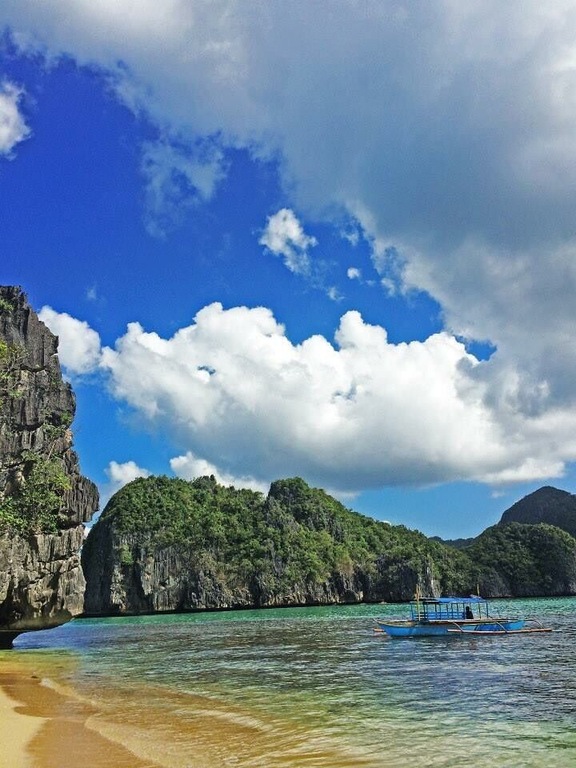 hosted SURVIVOR US, Serbia, Israel, Bulgaria, Sweden, France, India, denmark, Norway, Belgium! enough reason to go and explore your surviving skills! or just relax and enjoy the beauty of nature and swim on its cool waters. and the landscape 😍
#beach #outdoors #caramoan #bicol #philippines #itsmorefuninthephilippines #summer #island #sky