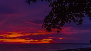 I always seem to miss the optimum time to capture sunsets and rises when traveling. Although, I like to think I managed to be in the right place at the right time with this one!