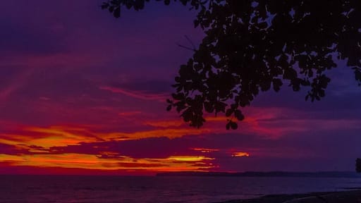 I always seem to miss the optimum time to capture sunsets and rises when traveling. Although, I like to think I managed to be in the right place at the right time with this one!