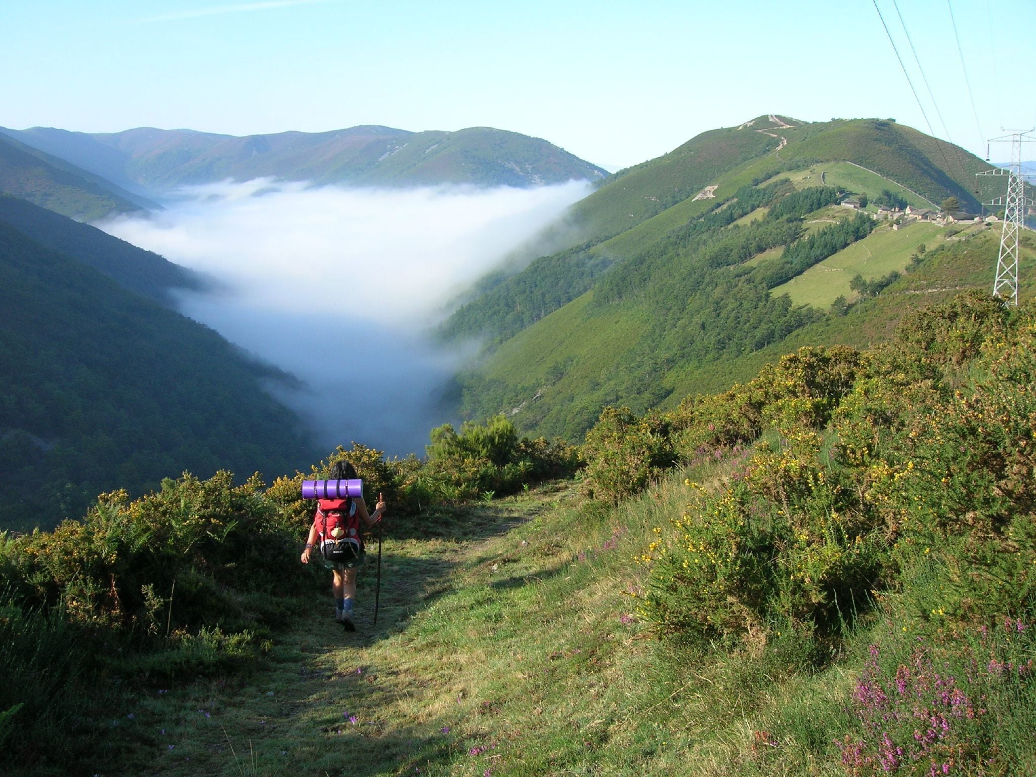 Bajando hacia el pueblo de Montefurado.