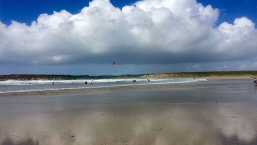 Good beach for surfing, swimming and kite surfing.