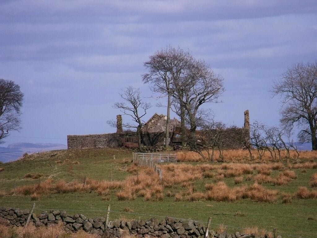 Bottomhead Farm Ruins It might be ruined but the present landowner still has some use for the old place.