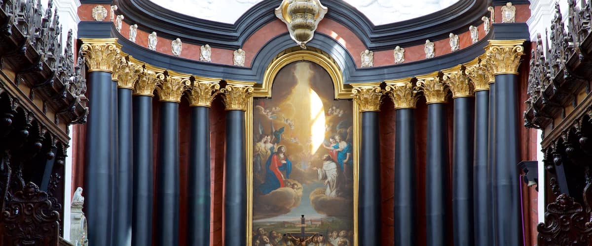 Cathédrale d\'Oliwa mettant en vedette vues intérieures, art et église ou cathédrale