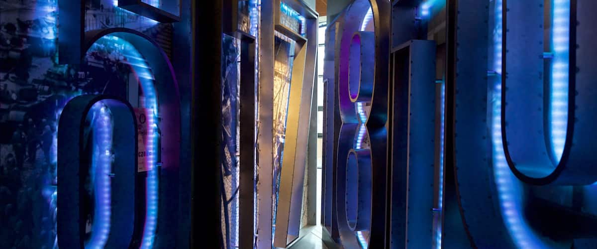 Musée de la Solidarité mettant en vedette vues intérieures