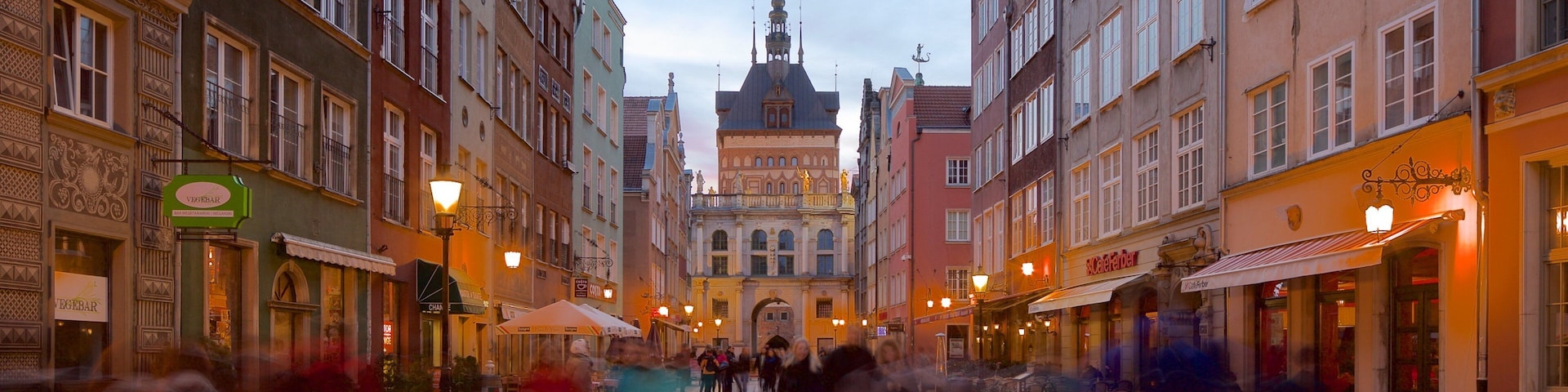 Gdansk which includes street scenes and nightlife