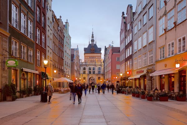 Gdansk montrant vie nocturne et scĂšnes de rue