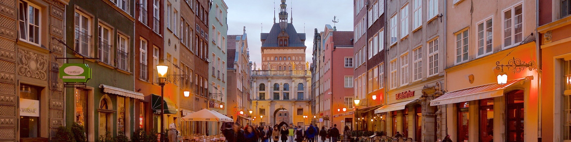 Gdansk which includes nightlife and street scenes