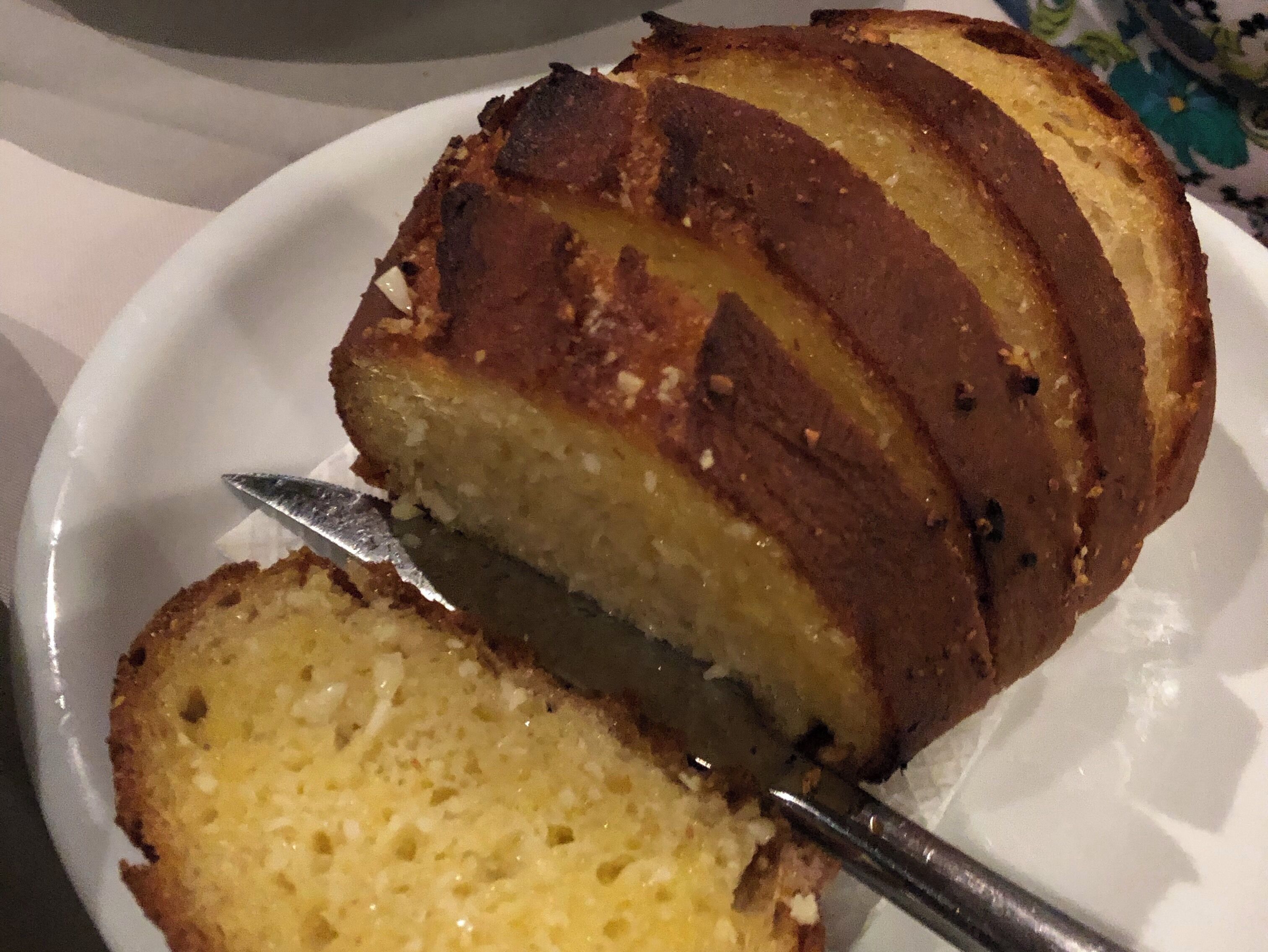 Very nice food garlic bread,  alio olio fantastic