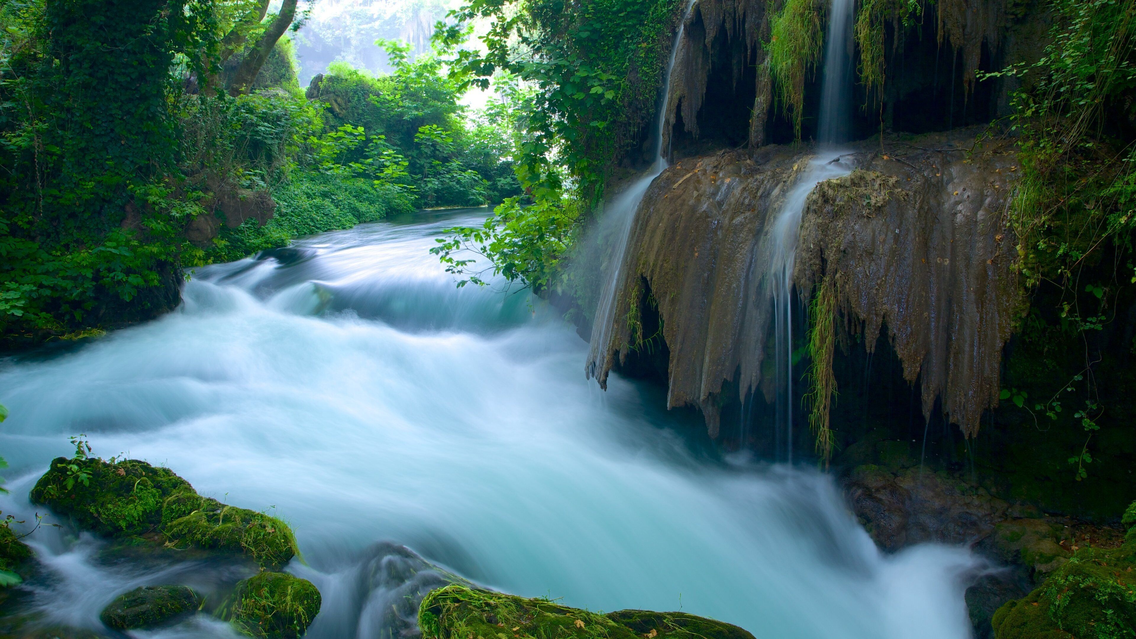 Antalya fasiliteter samt vannfall, landskap og fossestryk