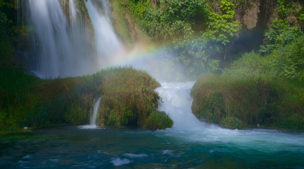 Antalya que incluye una catarata y vistas de paisajes