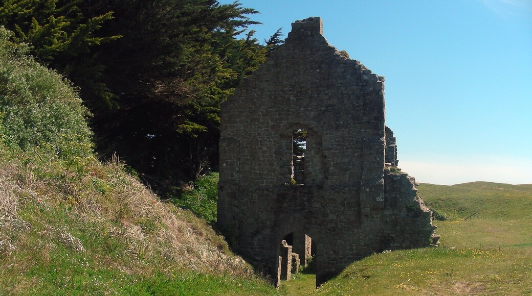 This building is classé au titre des Monuments Historiques. It is indexed in the Base Mérimée, a database of architectural heritage maintained by the French Ministry of Culture, under the reference PA00090010 .