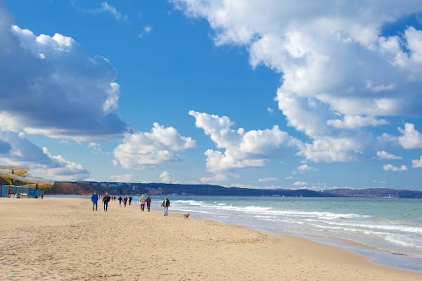 Jelitkowo Beach showing a beach