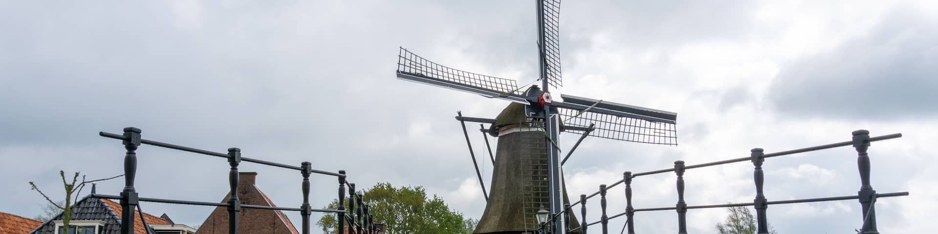view of the Molen de Kaal windmill in the center of Sloten