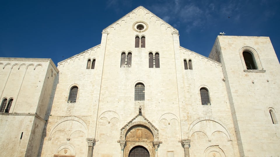 Basilica of San Nicola which includes heritage architecture, a church or cathedral and religious aspects