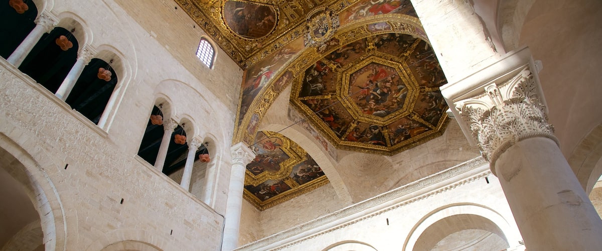 Basilica of San Nicola featuring religious elements, heritage architecture and a church or cathedral