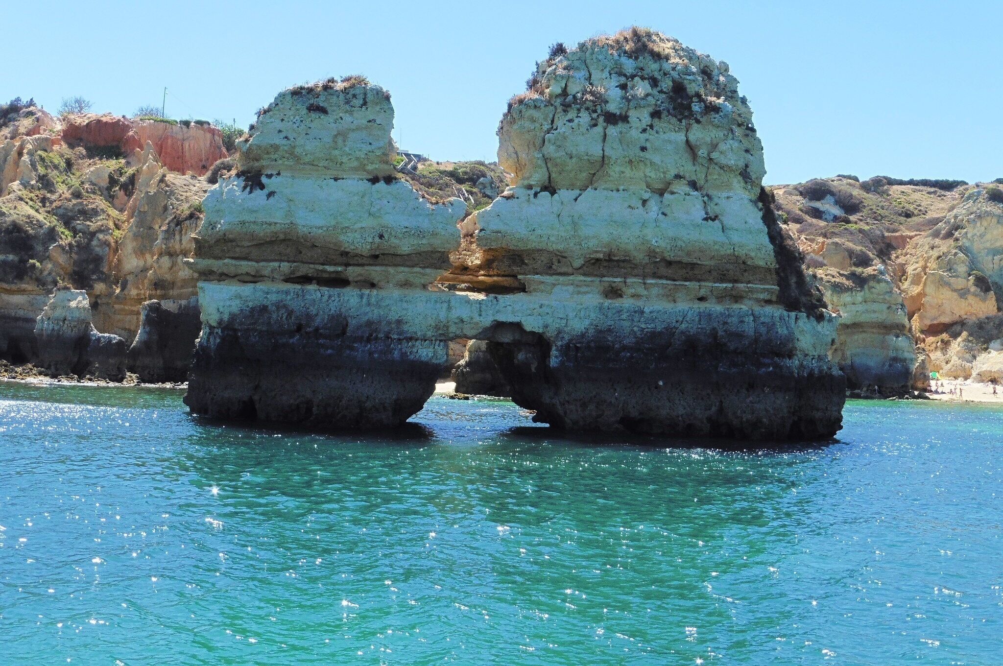 The kissing rocks in the Algarve !