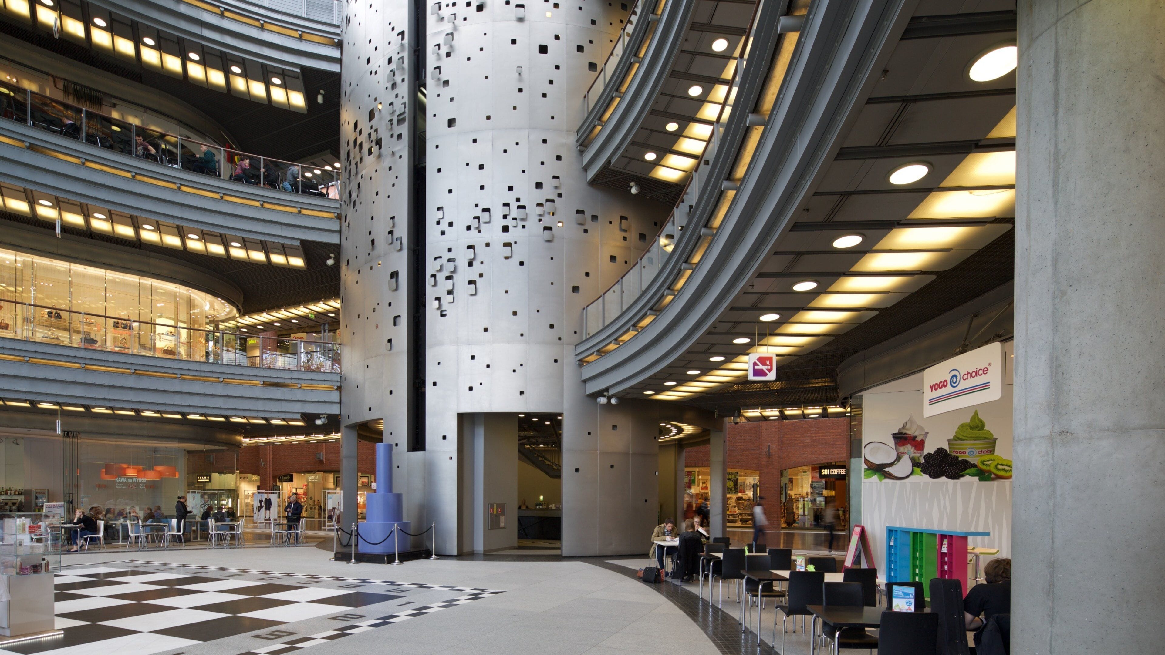 Stary Browar Shopping and Art Centre showing shopping and interior views